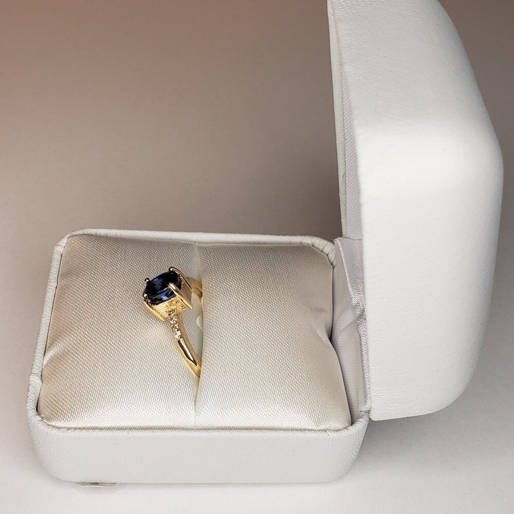 Yellow Gold & Natural Sapphire Ring - 10KT - Picture 4 of 11